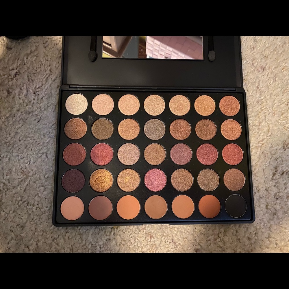 Makeup - Picture 2 of 4